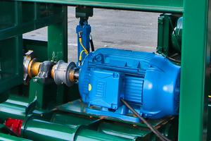 Cutterhead is driven by a 100 HP, 1200 RPM, electric motor direct coupled to the drive shaft